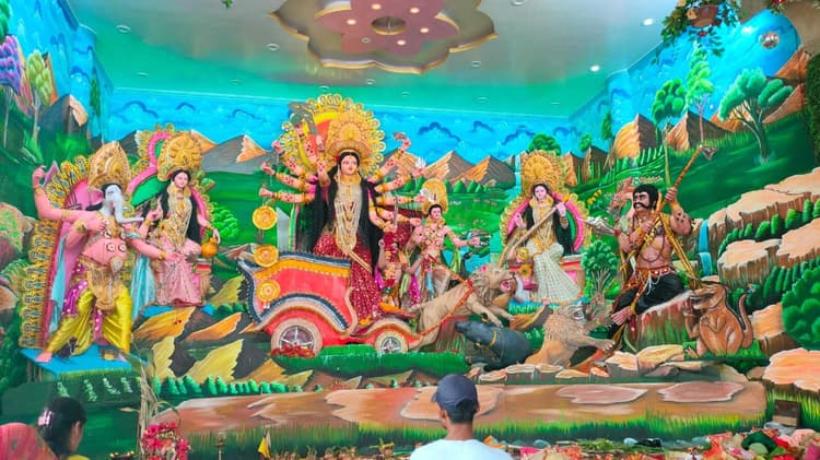 109 वर्षों से मनोकामना छोटी दुर्गा मंदिर में स्थापित की जा रही मां की प्रतिमा