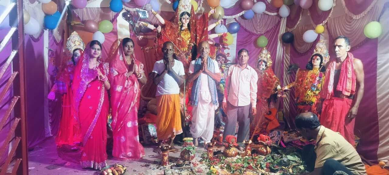 रनिया के पूजा पंडाल में उमड़े श्रद्धालु