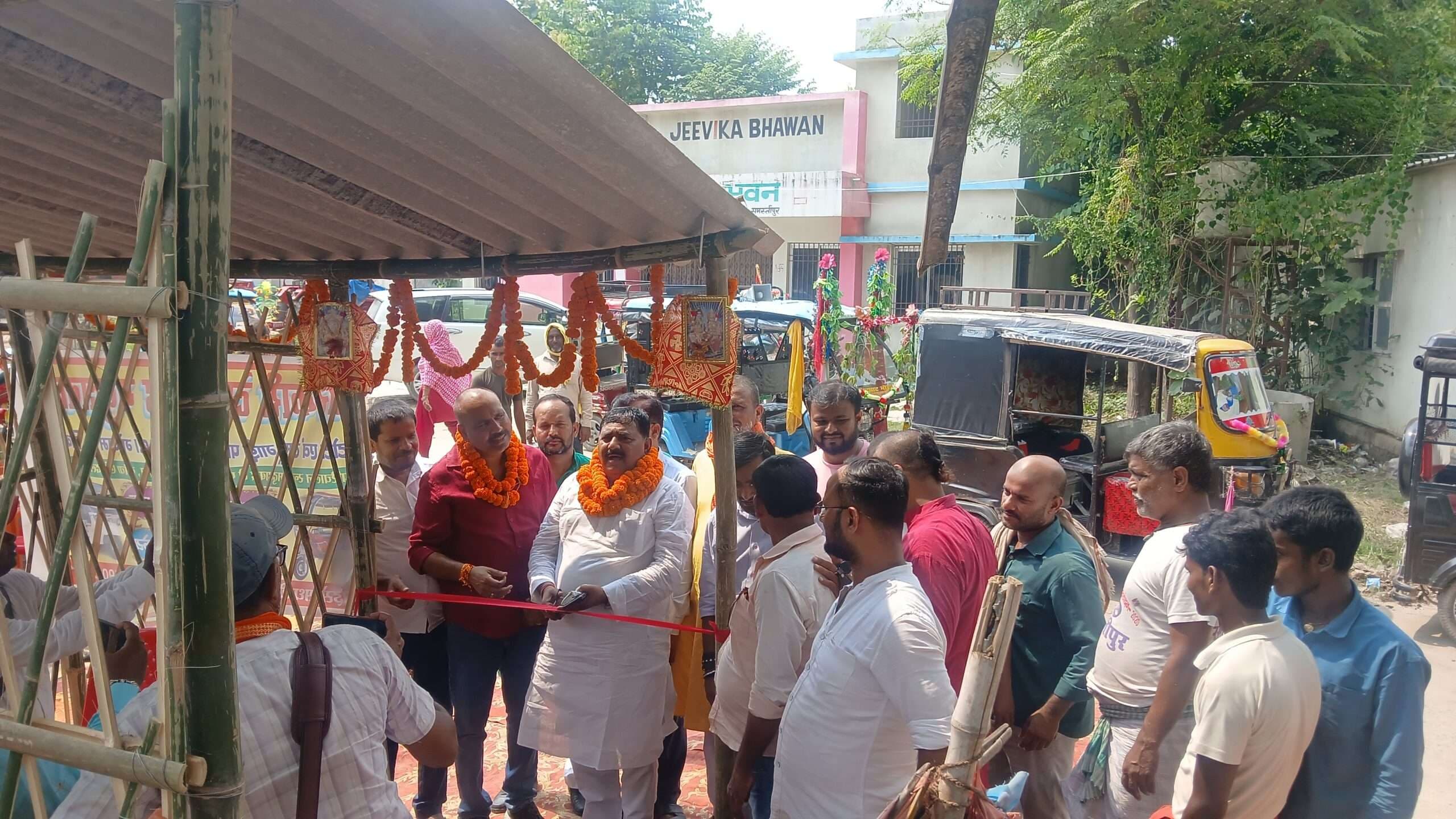 Samastipur News:मदुदाबाद में सरकारी ऑटो स्टैंड का उद्घाटन, मिलेगी जाम से निजात