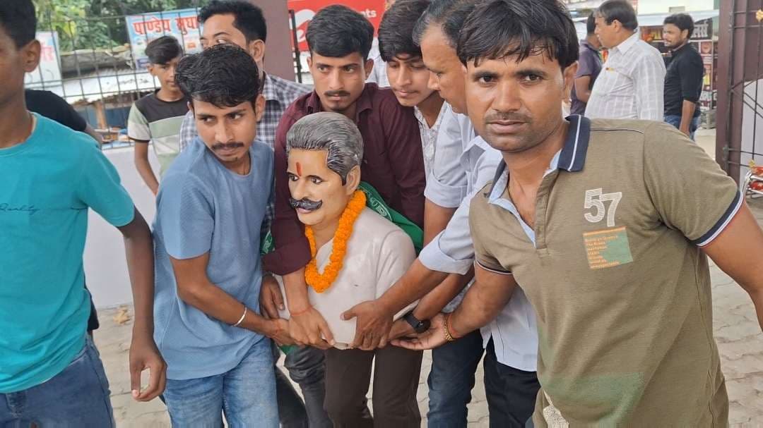 Samastipur News:33 साल बाद हुआ स्वतंत्रता सेनानी की प्रतिमा का अनावरण