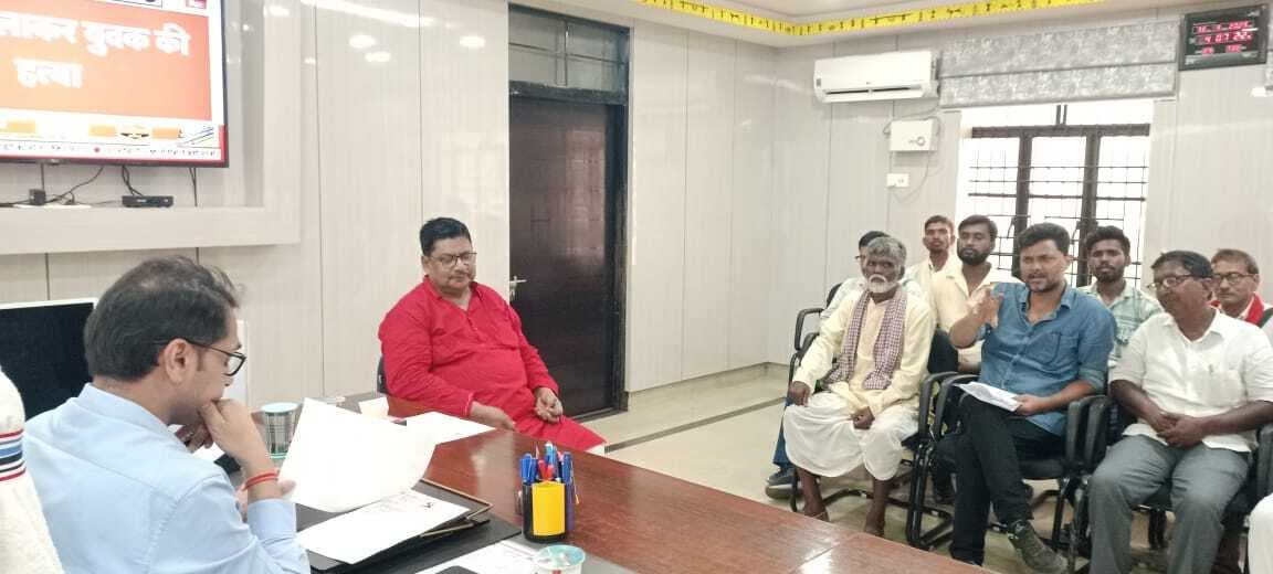 जवइनिया के पुनर्वास के लिए सरकार स्पेशल पैकेज दे : सांसद