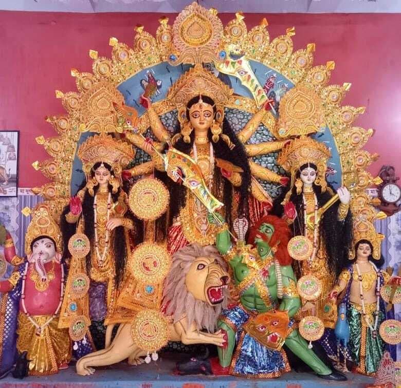 करौं : दुर्गा अष्टमी पर विभिन्न मंदिरों में श्रद्धालुओं की उमड़ी भीड़