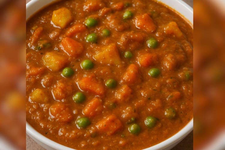 How To Make Gravy Thick: इन आसान टिप्स की मदद से घर पर बनाएं परफेक्ट गाढ़ी ग्रेवी