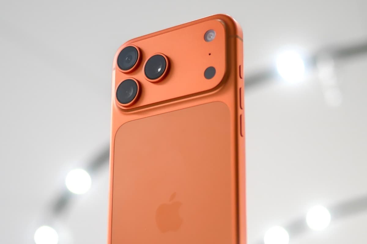 iPhone 17 Pro Max का भगवा रंग भारतीय और अमेरिकी यूजर्स को भाया, 3 दिन में हुआ Out of Stock