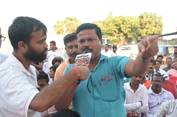 Bihar Election Express: नशे के खिलाफ मुखर हुए कसबा के लोग, स्वास्थ्य व रोजगार पर नेताओं के बीच हुई तीखी बहस