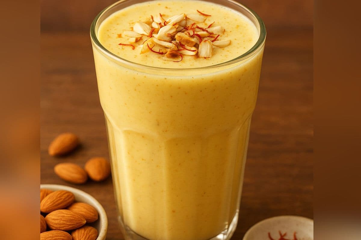 Kesar Pista Badam Shake: घर पर लें शाही स्वाद का मजा, तैयार करें केसर पिस्ता बादाम शेक की रेसिपी