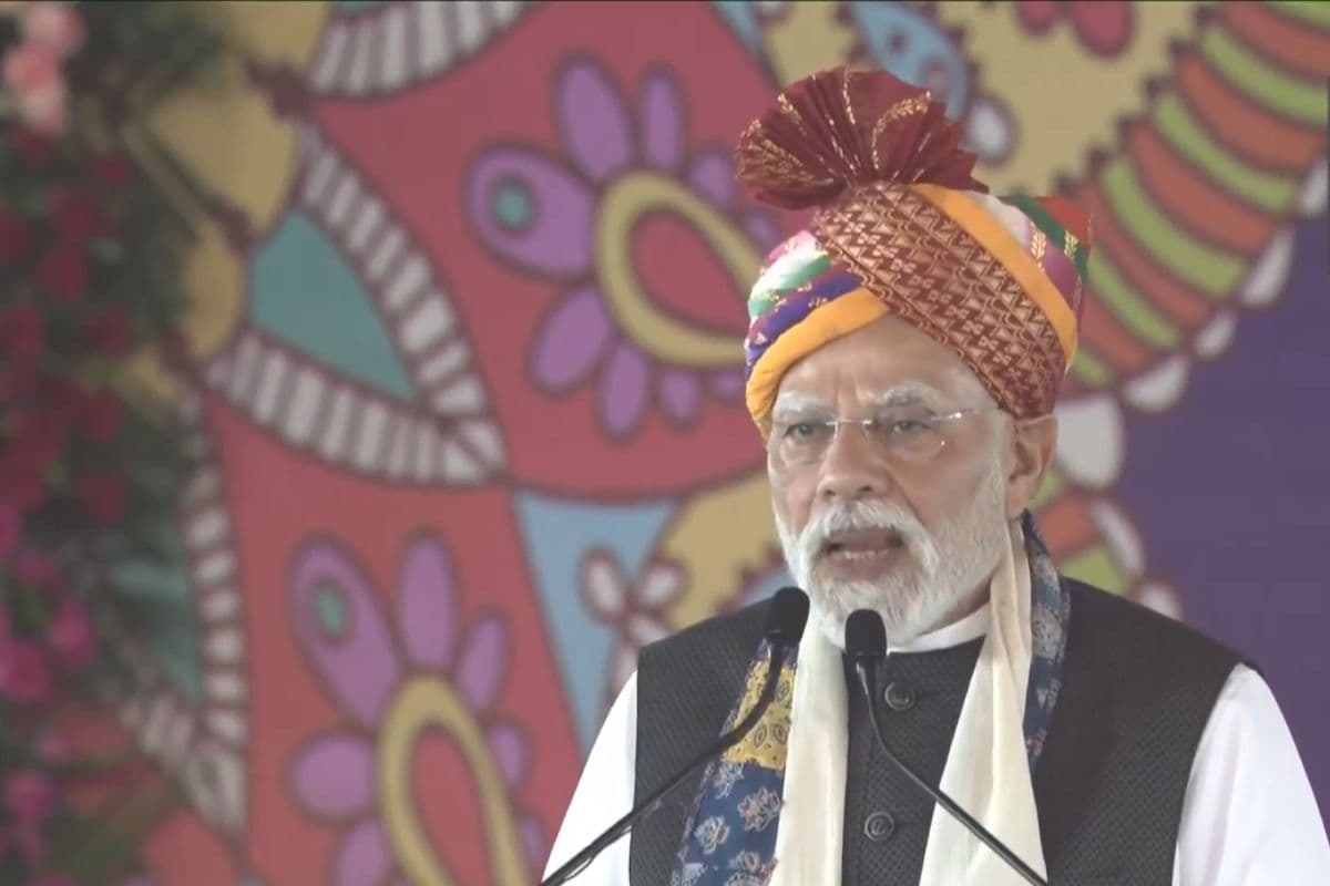 पीएम मोदी ने राजस्थान को दिया 1.22 लाख करोड़ का तोहफा, 15000 से अधिक युवाओं को बांटा नियुक्ति पत्र