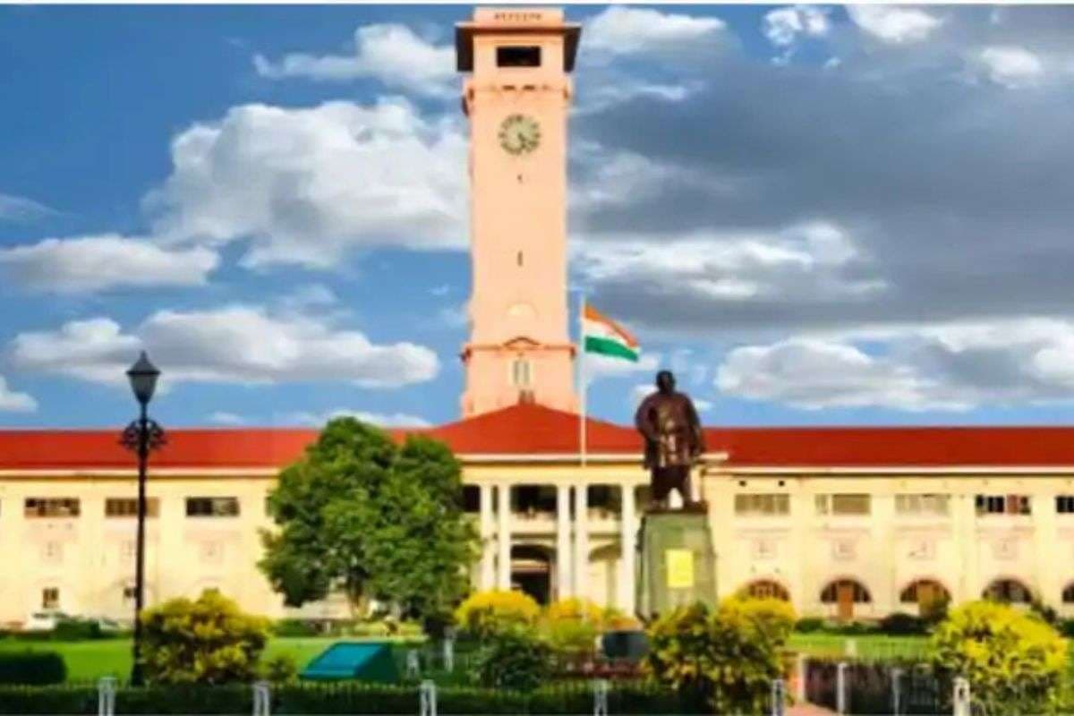 102 administrative officers transferred in Bihar