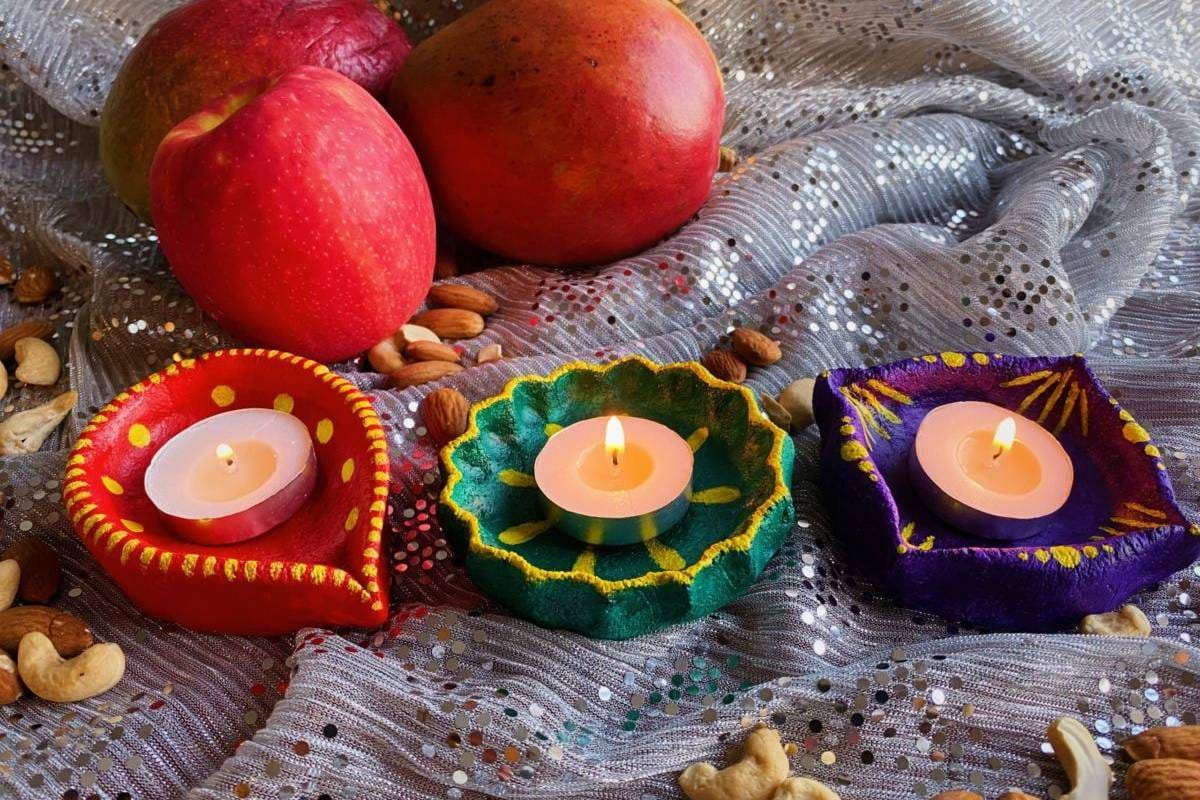 Beautiful Atta Diya: इस दिवाली घर पर बनाएं कलरफुल आटे के दीये बस 3 आसान स्टेप्स में