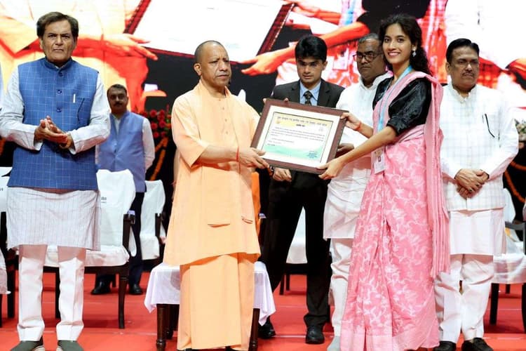 'प्रतिभाशाली युवाओं से भरा है उत्तर प्रदेश', बोले सीएम योगी - विकसित भारत के निर्माण में निभाएगा अग्रणी भूमिका