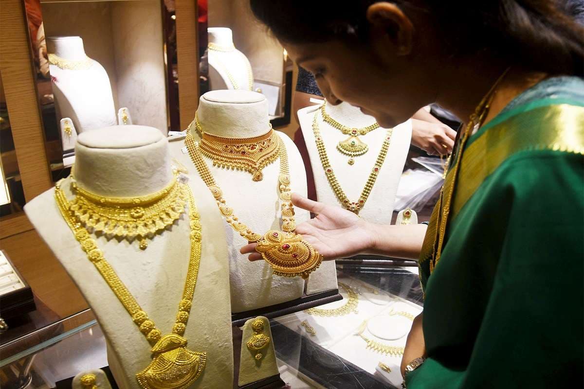 दिवाली पर आभूषण बाजार में धूम, धनतेरस में सोने-चांदी के साथ डायमंड की बढ़ी डिमांड