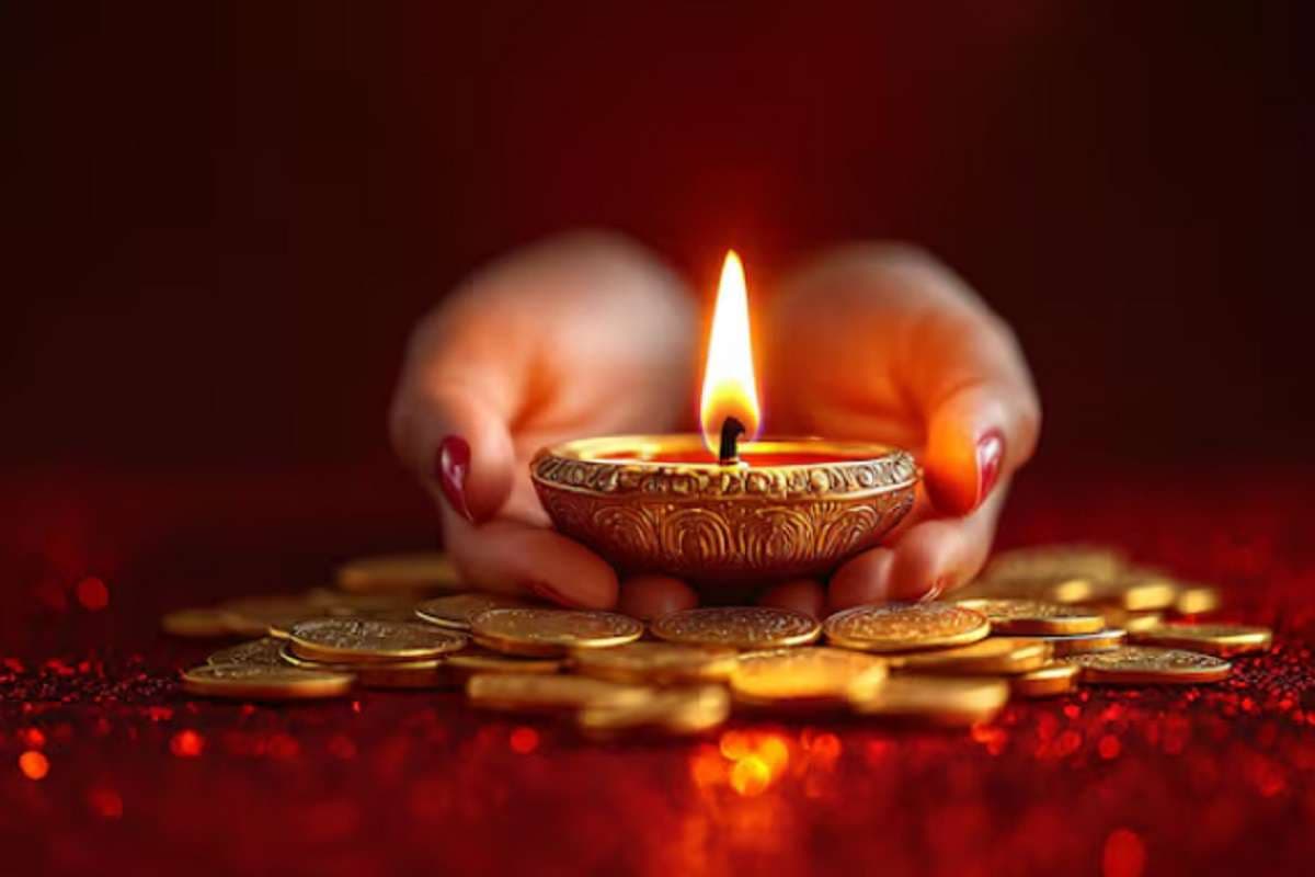 Diwali Muhurat Trading 2025: दिवाली के दिन शेयर खरीदने का बना रहे प्लान तो जानें फायदे के टॉप 8 स्टॉक
