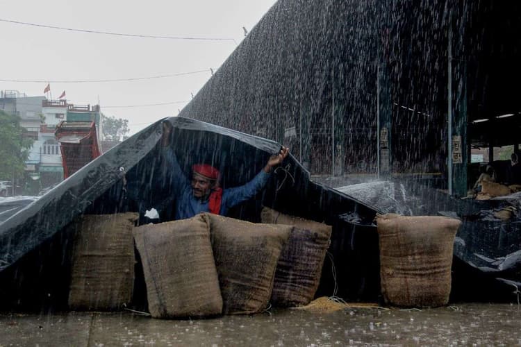 Heavy Rain: 8 से 14 अक्टूबर तक अत्यधिक बारिश की संभावना, आंधी-तूफान के साथ बरसात, आईएमडी का अलर्ट