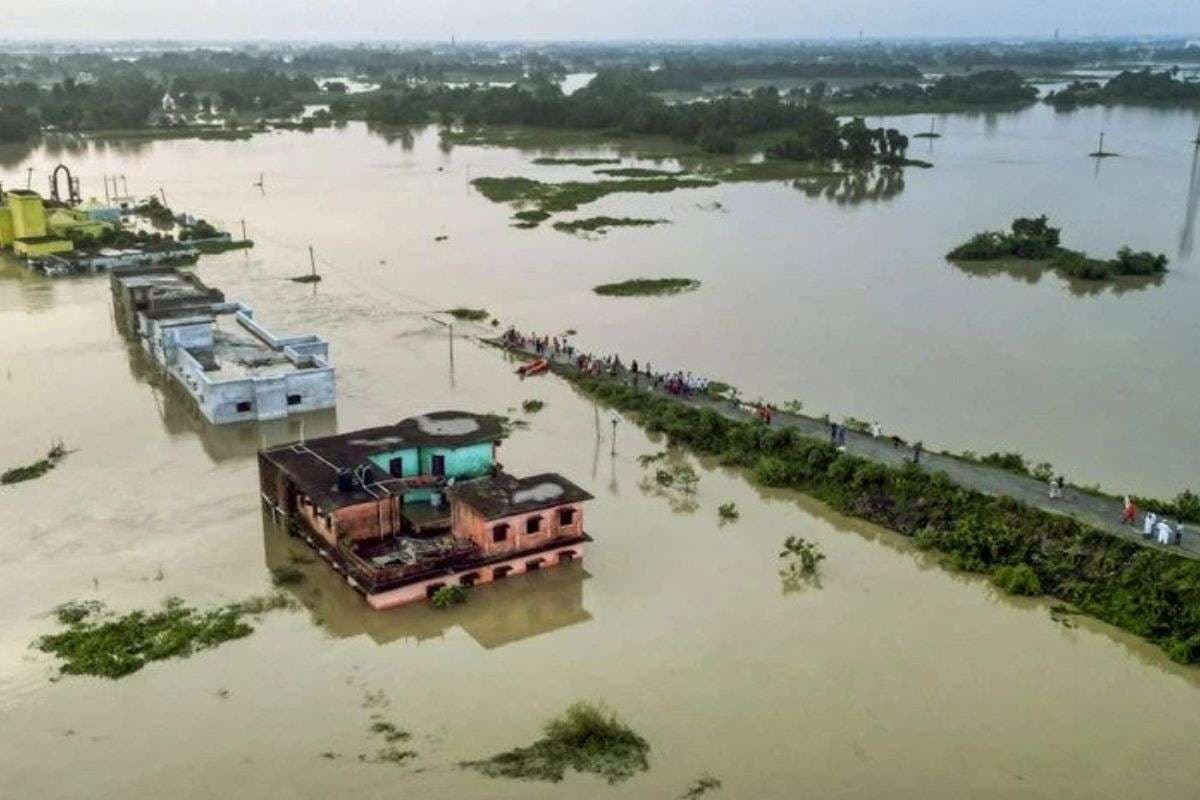 Bihar Flood: डरा रही लोकायन नदी, दो दिनों की बारिश के बाद बिहार के दर्जनों गांवों में बाढ़ का खतरा