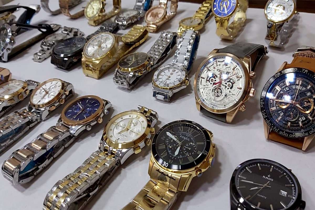 Luxury Watch: बाजार में छा गईं लग्जरी घड़ियां, तेजी से बढ़ रहा क्रेज