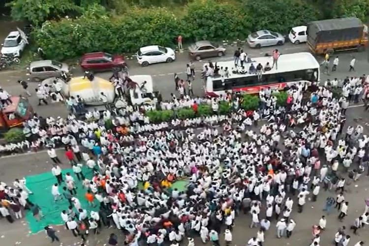 Farmers Protest: महाराष्ट्र में किसानों का प्रदर्शन जारी, NH-44 दूसरे दिन भी जाम, सीएम फडणवीस ने कर दी ऐसी अपील
