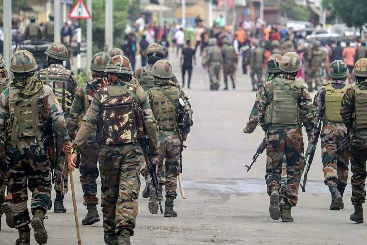 बिहार में सिगरेट के लिए मर्डर, आक्रोश के बाद पैरामिलिट्री ने संभाला मोर्चा