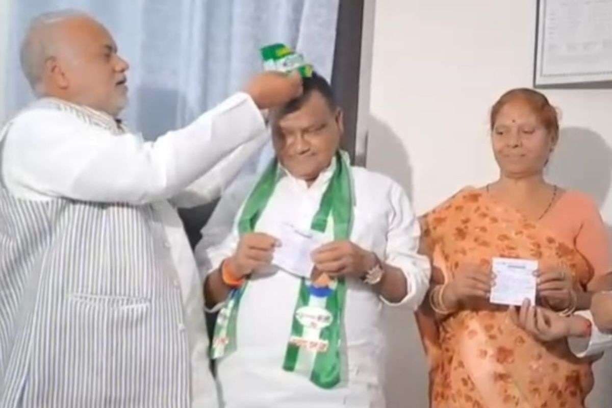 Bihar Elections 2025: दिल्ली में थे तेजस्वी, पटना में CM नीतीश ने दिया झटका, RJD के 3 विधायक JDU में शामिल