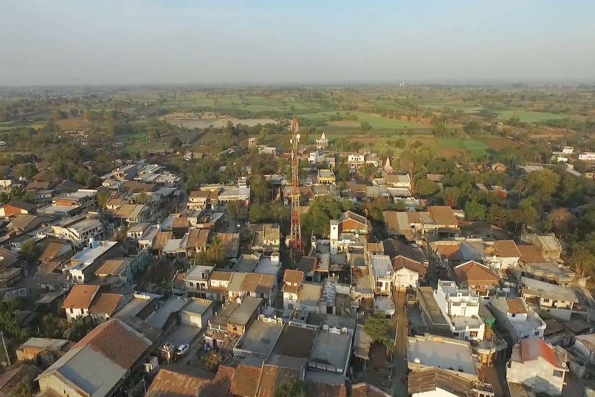 भारत का पहला स्मार्ट गांव, जहां का हर परिवार है इंश्योर्ड और घर-घर में वाई-फाई