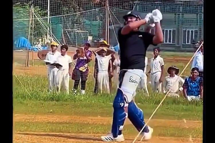 'सामने Starc खड़ा है…' ये सुनते ही हिटमैन Rohit Sharma ने जड़ दिया छक्का, देखें Video