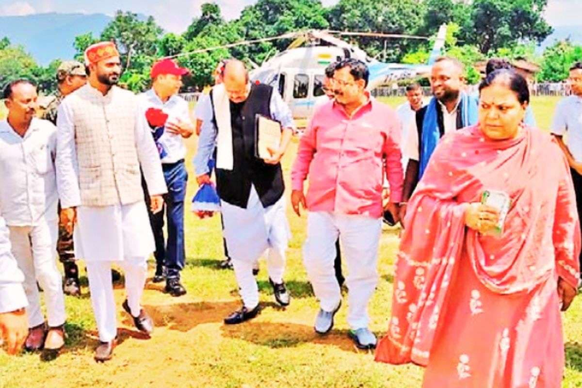 सारंडा अभ्यारण्य का जोरदार विरोध, ग्रामीणों ने मंत्रियों से कहा- अधिकार की गारंटी नहीं, तो तीर चलेगा