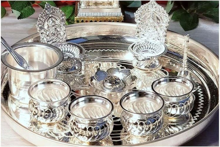 Unique & Budget-Friendly Silver Items For Dhanteras: इस धनतेरस पर जब गोल्ड छू रहा है आसमान,तो क्यों न खरीदें चांदी के ये यूनिक और बजट-फ्रेंडली चीजें