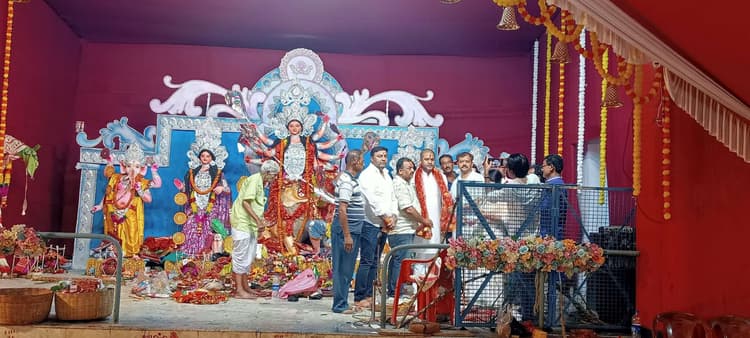 Bokaro News : बेरमो विधायक ने मंदिर में बने शेड का किया उद्घाटन
