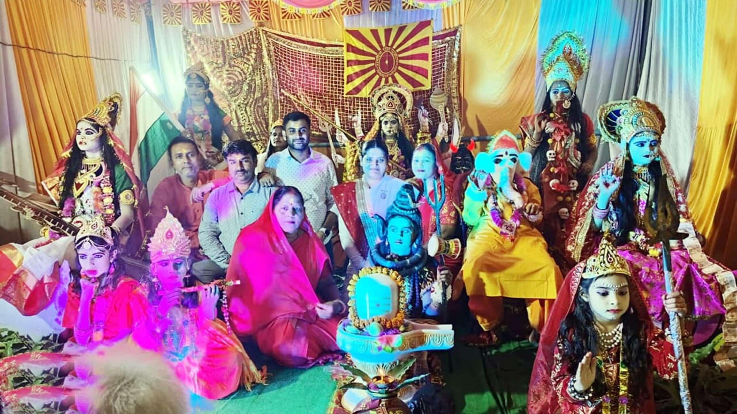 दुर्गापूजा में अपने अंदर के रावण का दहन करें : पूनम दीदी