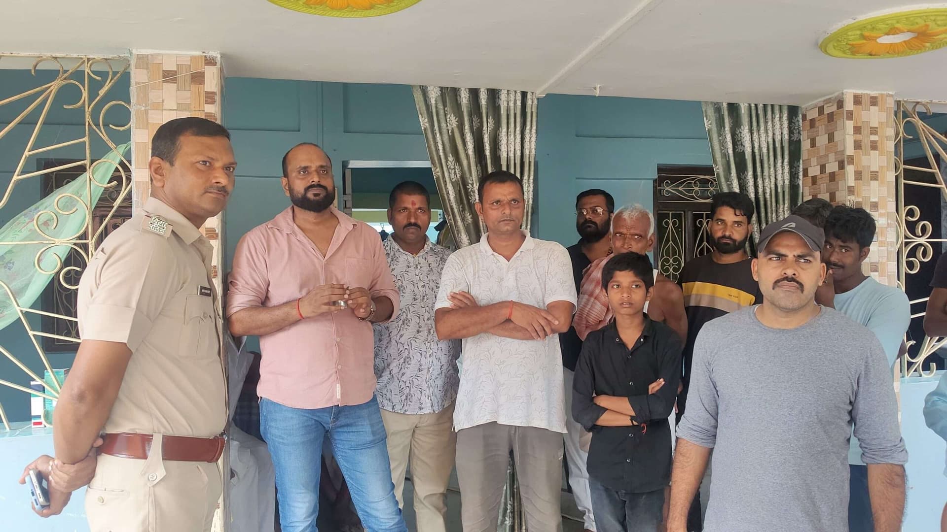 अपराध: गृह स्वामी को बंधक बना हथियारबंद बदमाशों ने 25 लाख मूल्य के जेवरात लूट हुआ फरार