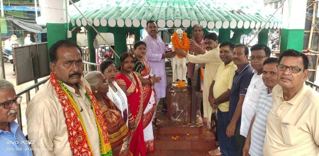 भाजपाइयों ने बापू व शास्त्री जी को किया याद