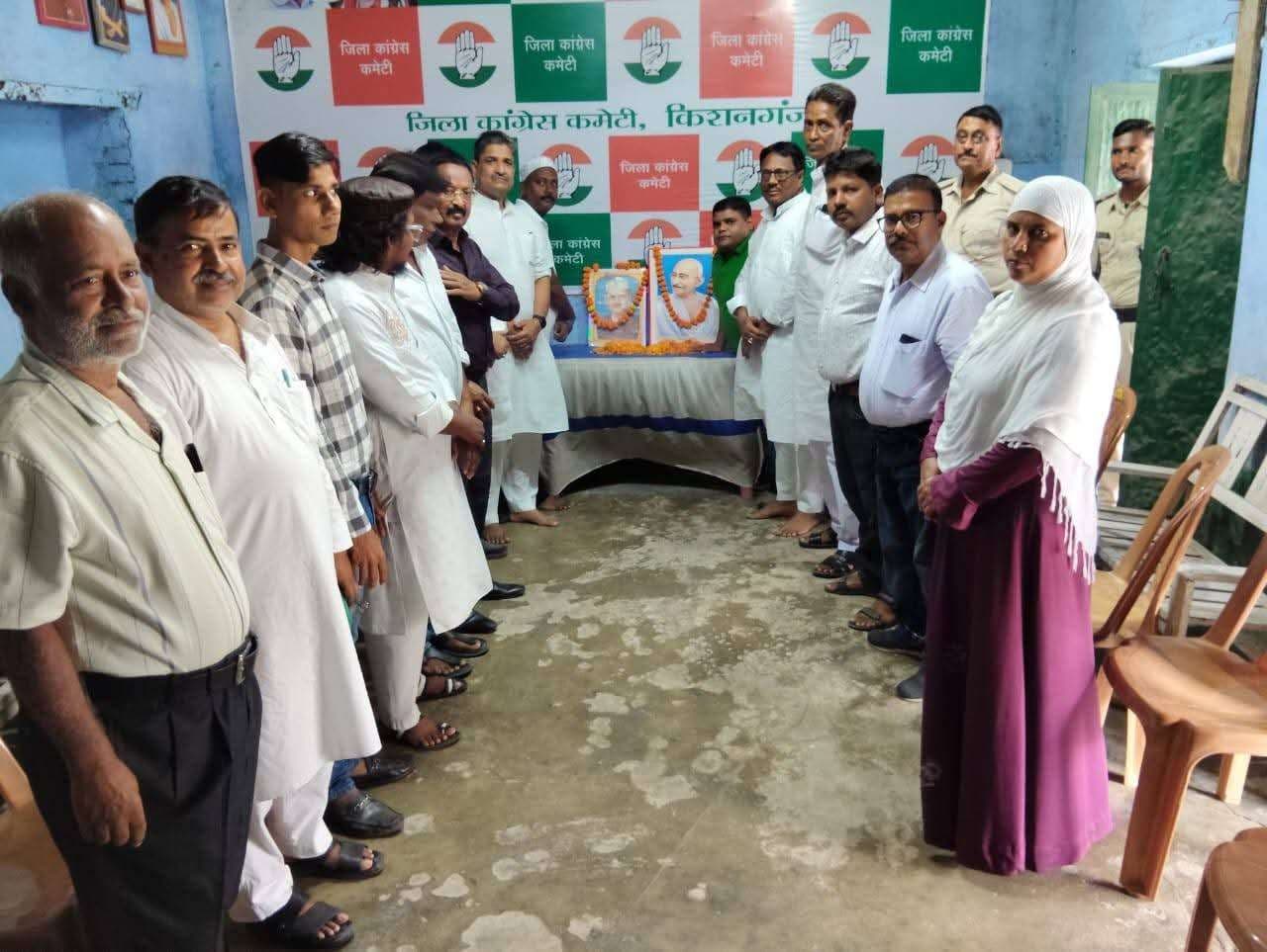 कांग्रेस ने मनाई राष्ट्रपिता महात्मा गांधी और पूर्व प्रधानमंत्री लाल बहादुर शास्त्री की जयंती