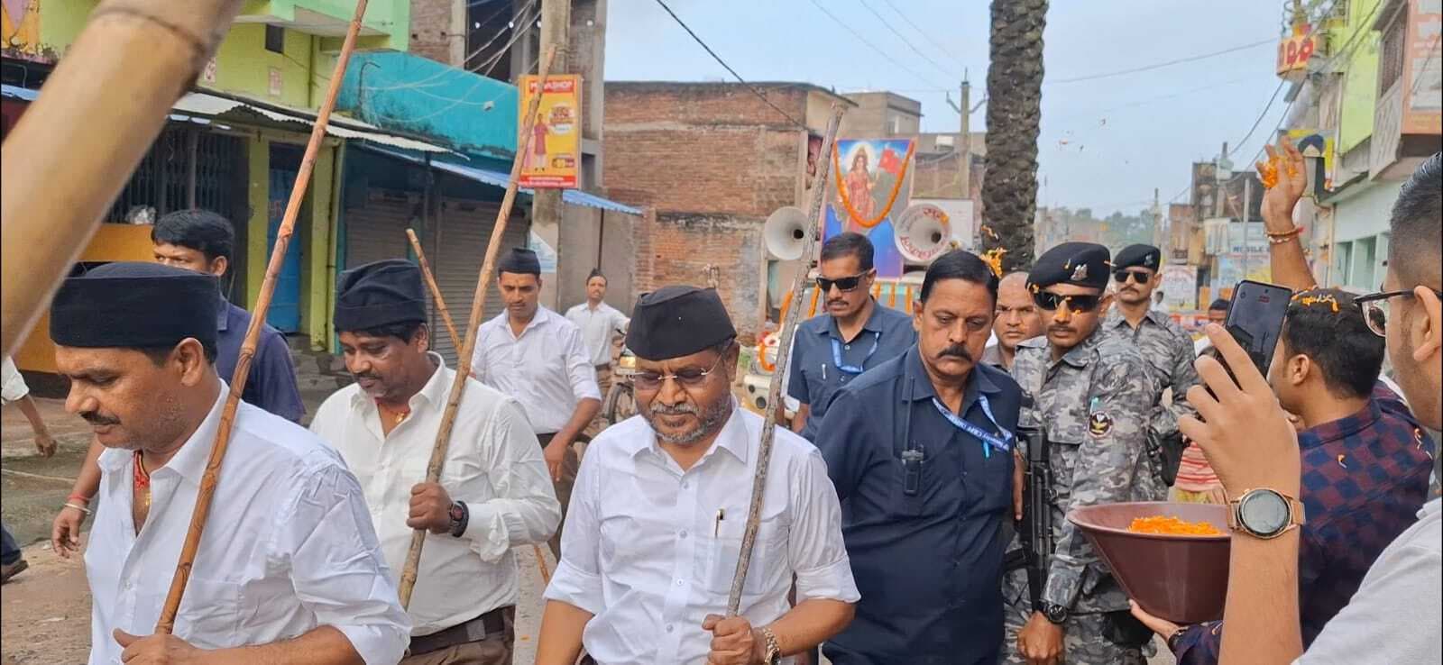 Giridih News :पथ संचलन में शामिल हुए बाबूलाल मरांडी