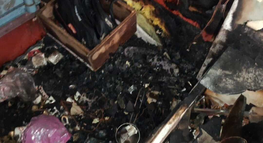 दुकान में शॉर्ट सर्किट से लगी आग, लाखों का नुकसान