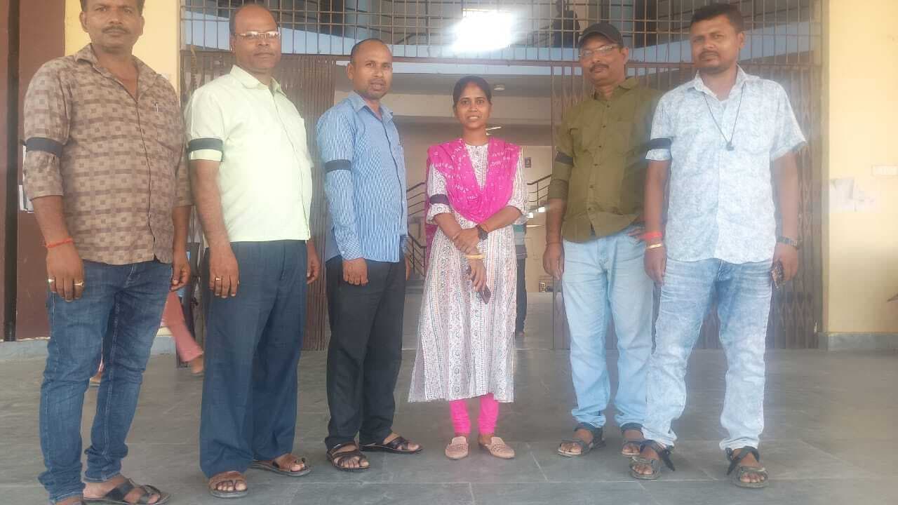 मानदेय वृद्धि को लेकर आरटीपीएस कर्मियों की हड़ताल जारी