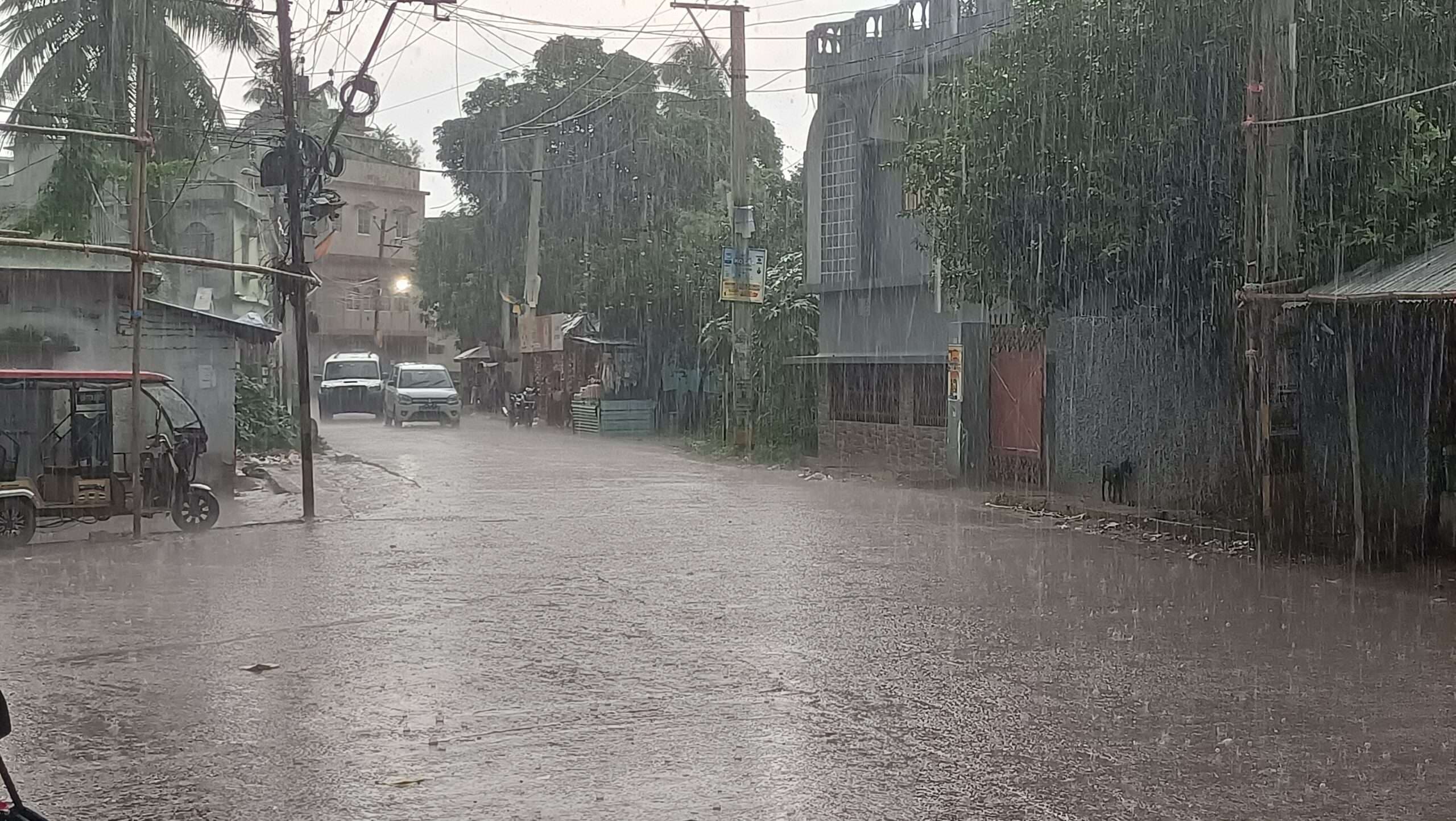 झमाझम बारिश से मौसम हुआ सुहाना