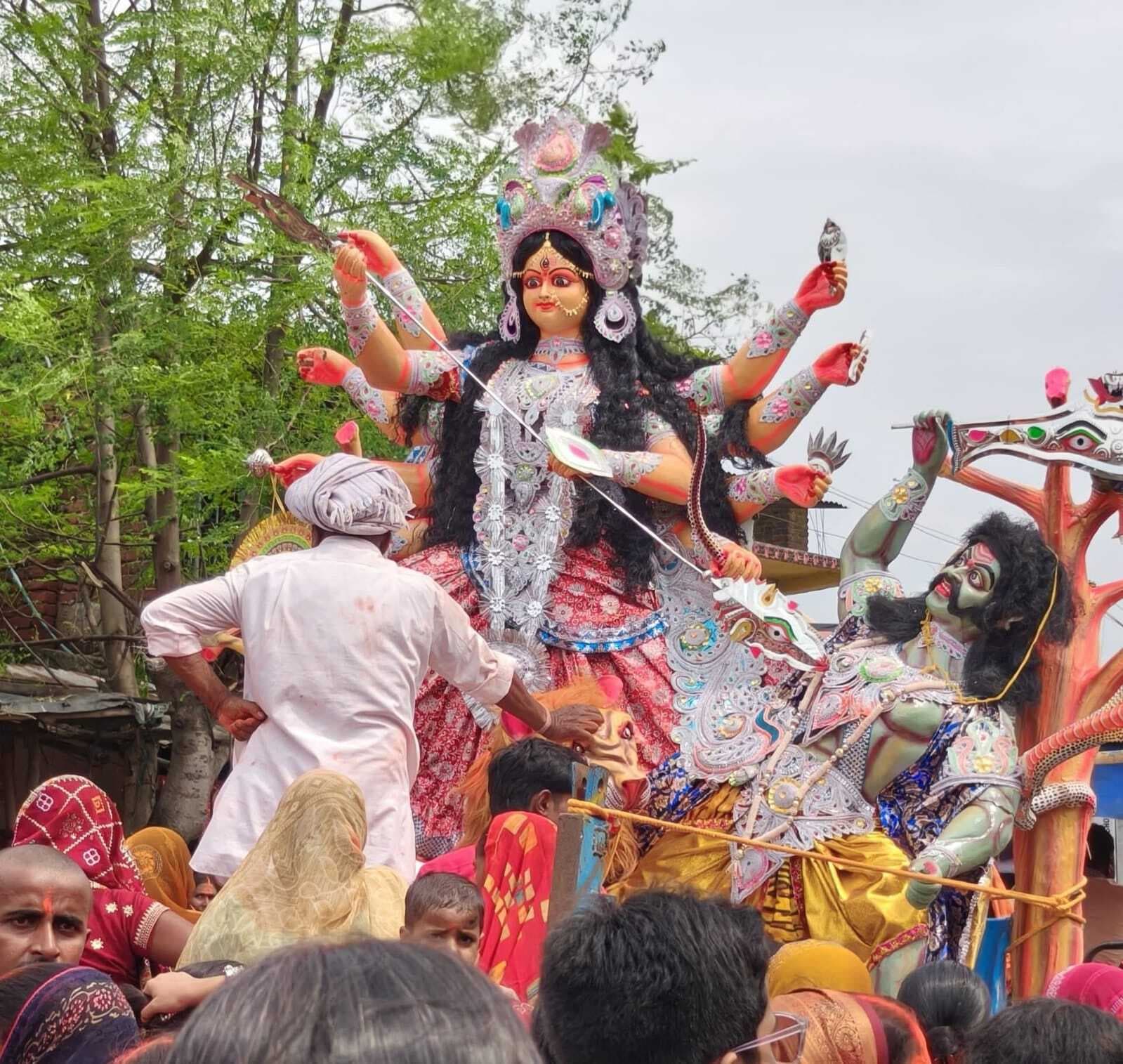 Giridih News :बगोदर में धूमधाम से किया गया प्रतिमा विसर्जन