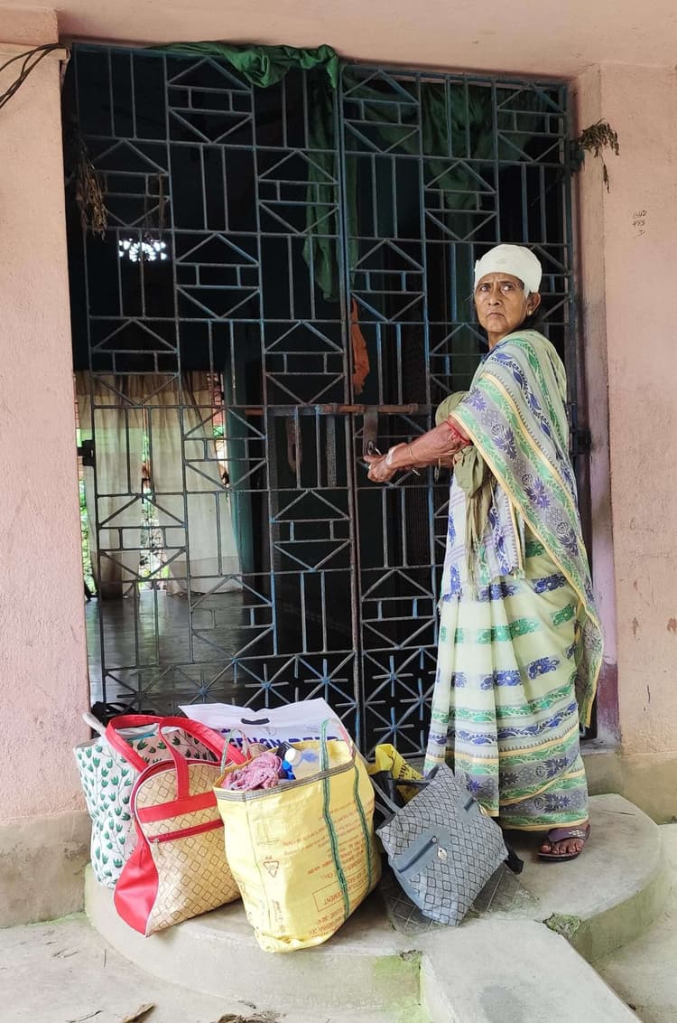 East Singhbhum News : गालूडीह: बहू की प्रताड़ना से परेशान विधवा ने बेटी के घर में ली शरण