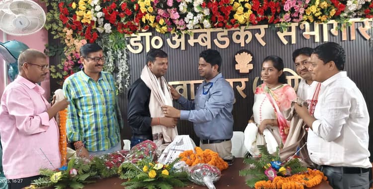 तबादले पर बीडीओ को दी समारोहपूर्वक विदाई