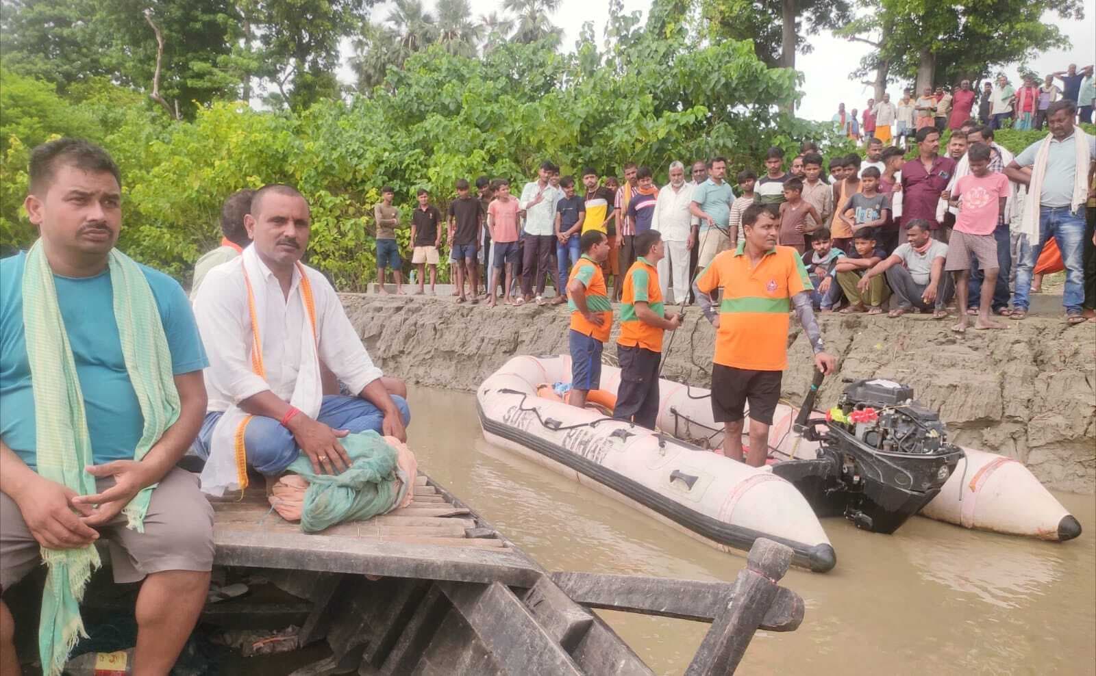 hajipur news. गंगा नदी में डूबा युवक, तलाश जारी