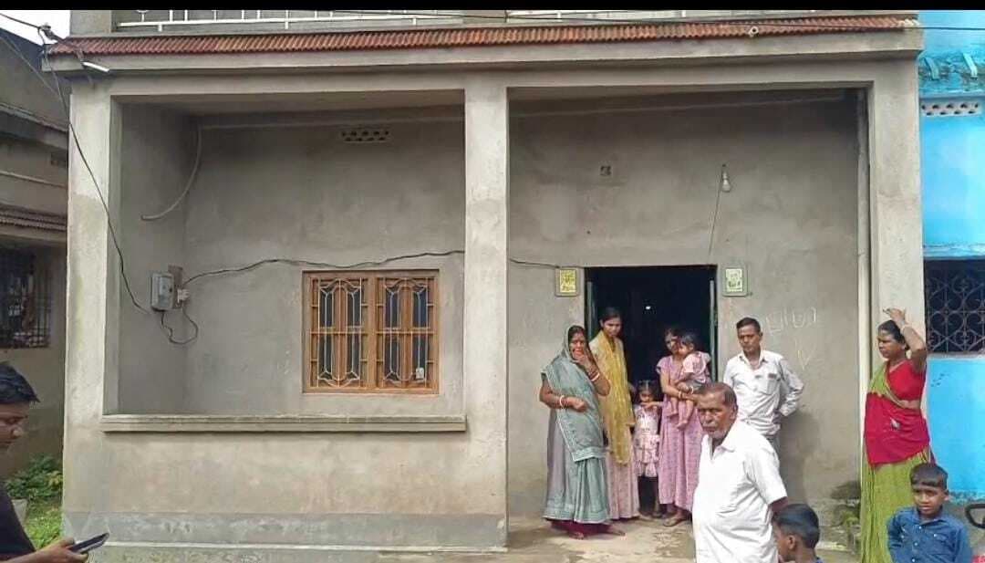 मधुपुर : दो घरों में चोरी, जेवरात और नकदी समेत हजारों की संपत्ति पर किया हाथ साफ