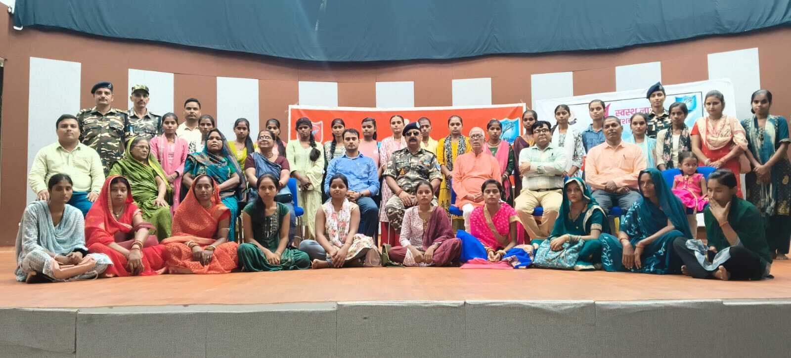 Madhubani News : कला, रोजगार एवं महिला सशक्तीकरण पर 12 दिवसीय कार्यशाला आयोजित