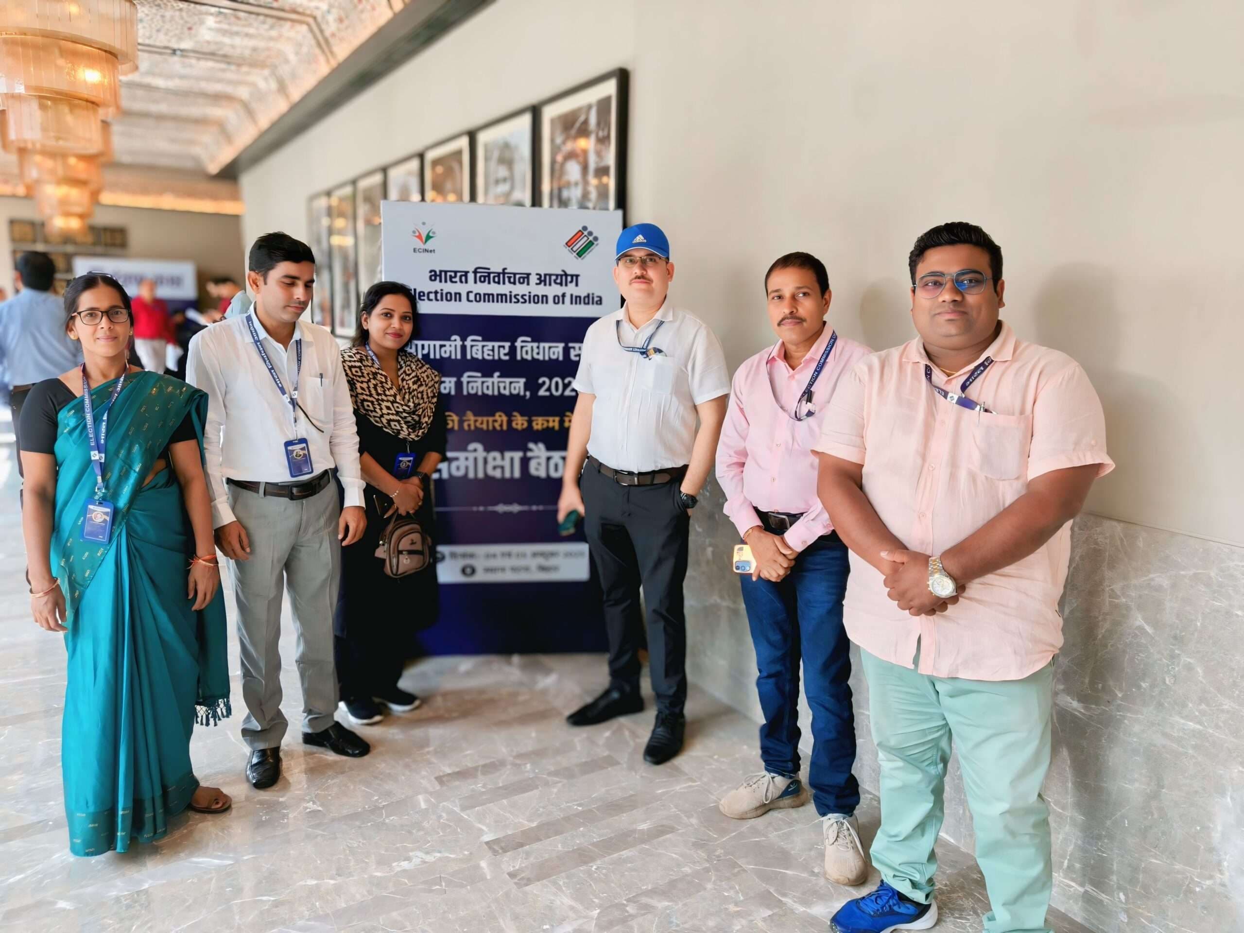 उत्कृष्ट कार्य करने वाले जिले के पांच बीएलओ पटना में सम्मानित