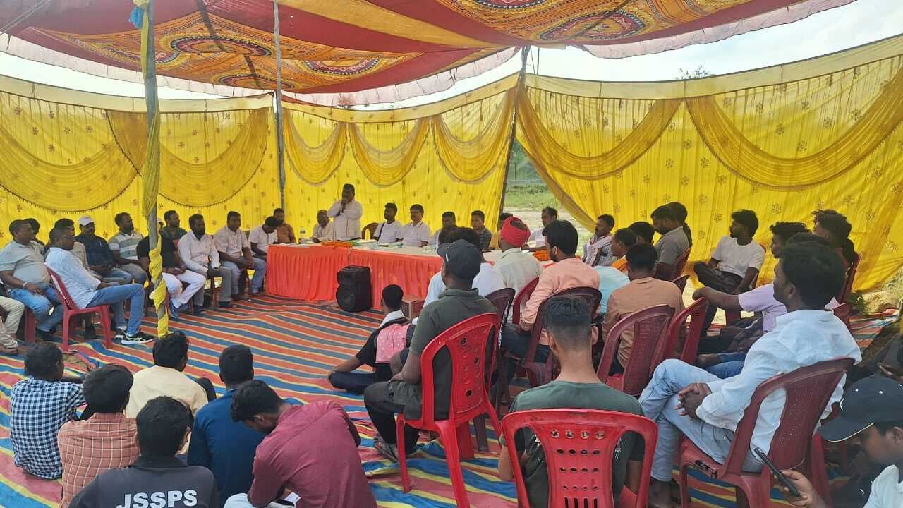 पेलोडर मालिकों की प्रबंधन से नियमित काम की मांग