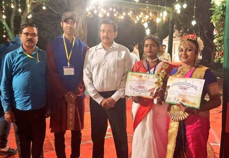 राज्यस्तरीय कला उत्सव में दीपिका व रूमा ने किया उत्कृष्ट प्रदर्शन
