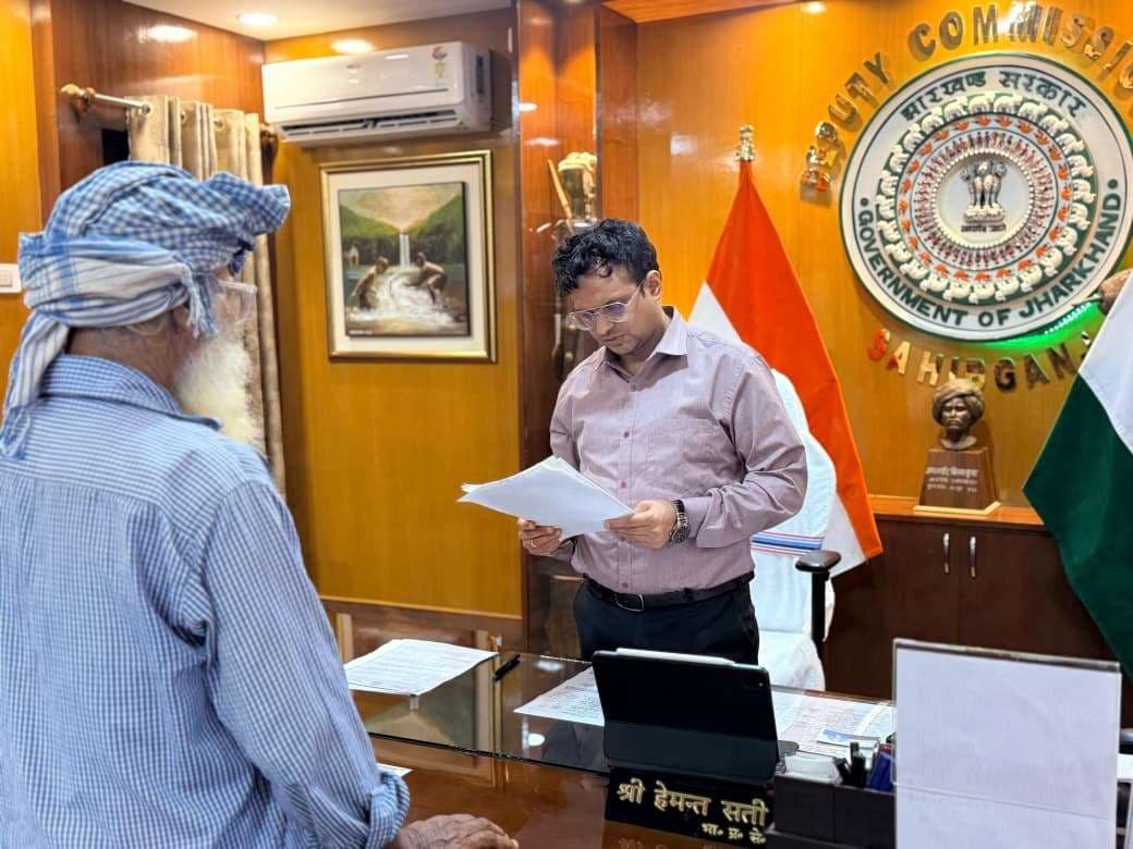 डीसी हेमंत सती ने जनता दरबार में समस्याओं का किया त्वरित समाधान