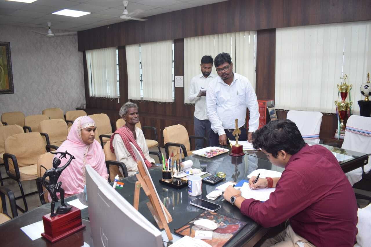 जनता दरबार में प्राप्त शिकायतों का करें निष्पादन : डीसी