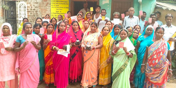 Bokaro News : ई-पॉश मशीन में तकनीकी खराबी से पीडीएस दुकानदार परेशान