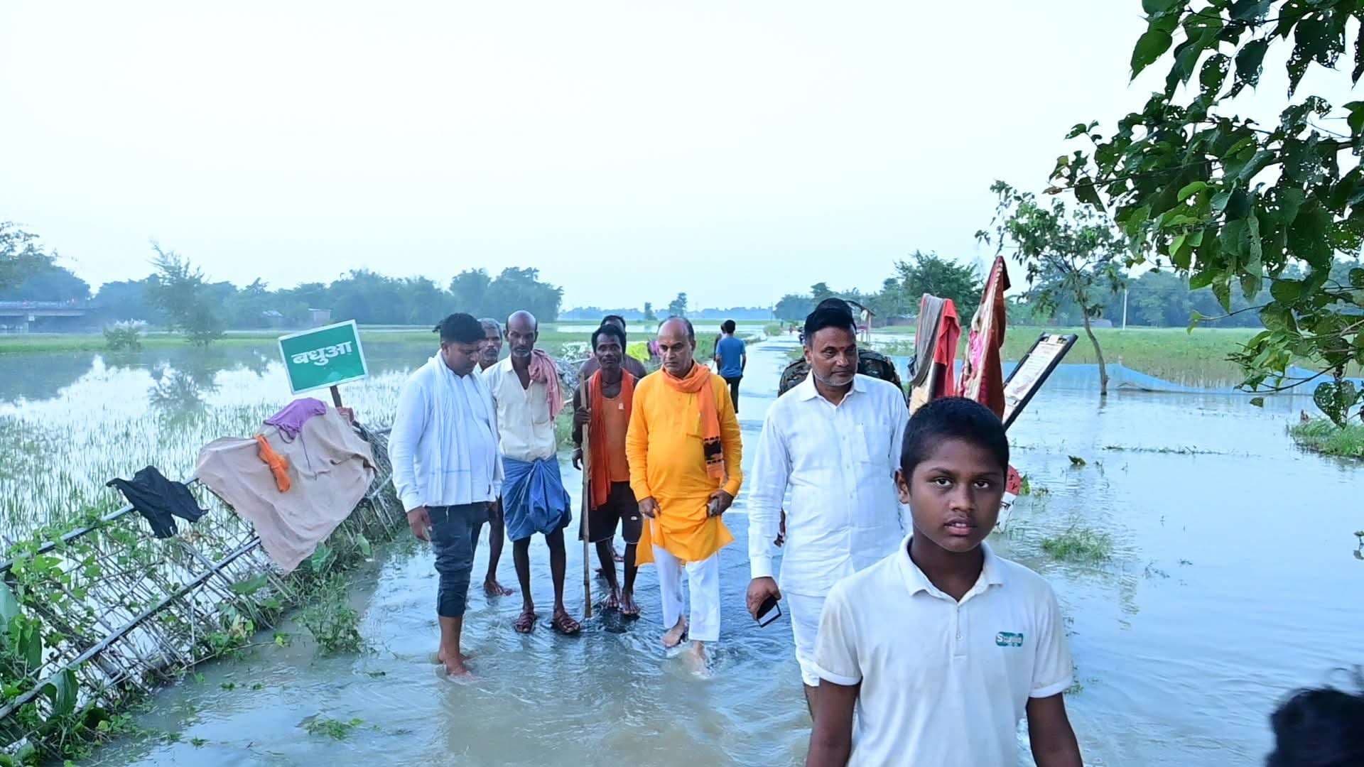 परमान नदी के किनारे बसे गांवों में पानी घुसा, लोग ऊंचे स्थानों पर शरण लेने को मजबूर