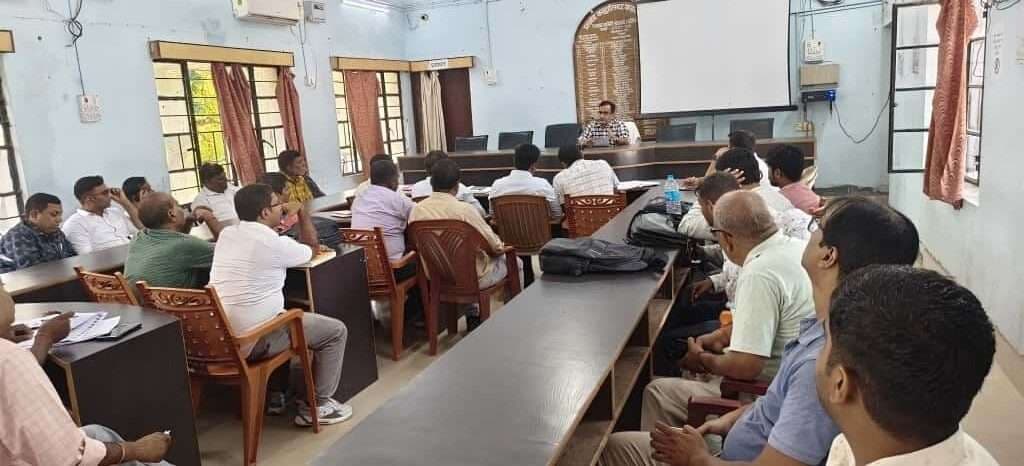 Bhagalpur news निर्वाचन कार्यों में शिथिलता या विलंब बर्दाश्त नहीं