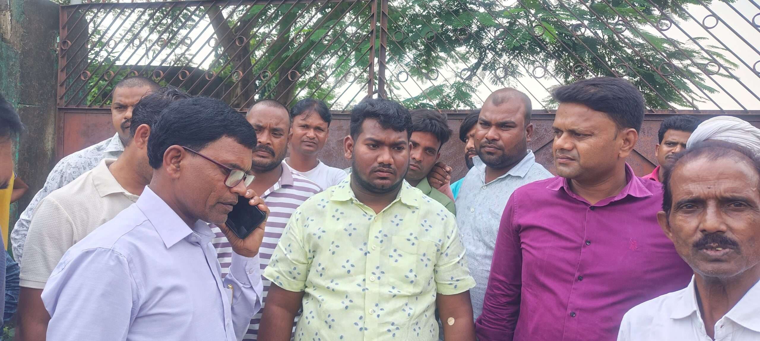 Bokaro News : दर्जनों गांवों में तीन दिनों से बिजली गुल, आंदोलन